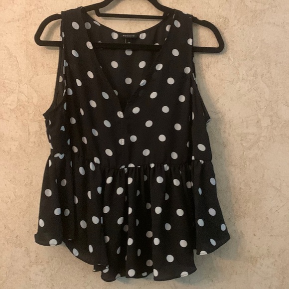 ๐SALE 4 for $10๐Torrid Black & White Polka Dot Georgette Peplum Sleeveless Blouโฆ - Picture 1 of 5